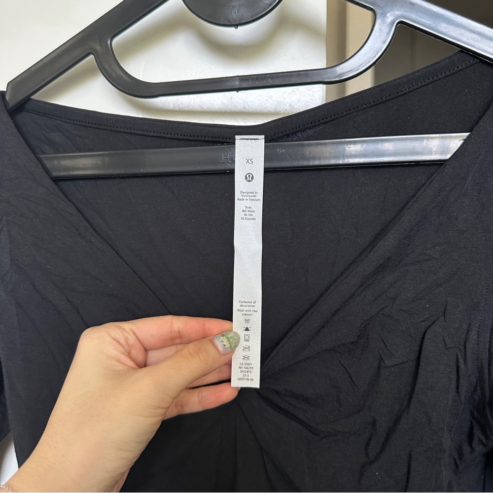 lululemon athletica Black Long Sleeve Twist Front Top - Picture 6 of 11